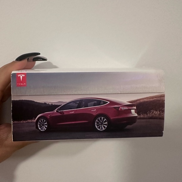 Cute model TESLA 3 ORIGINAL COLLECTIBLE - Picture 7 of 7